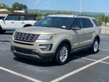 Used 2017 Ford Explorer XLT image 3