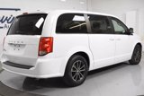 Used 2018 Dodge Grand Caravan SE image 2