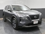 Used 2023 Nissan Rogue SV image 2