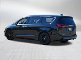Used 2023 Chrysler Pacifica Touring-L image 5