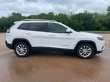 Used 2019 Jeep Cherokee Latitude w/ Popular Appearance Group image 3