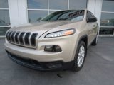 Used 2015 Jeep Cherokee Sport image 3
