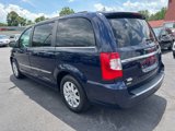 Used 2016 Chrysler Town & Country Touring image 5