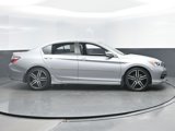 Used 2017 Honda Accord Sport image 4