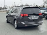 Used 2017 Chrysler Pacifica Touring-L image 4