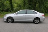 Used 2016 Toyota Camry SE image 2