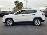 Used 2025 Jeep Compass Sport image 4