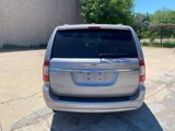 Used 2014 Chrysler Town & Country Touring image 6