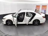 Used 2017 Honda Accord Sport image 4