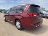 Used 2019 Chrysler Pacifica Touring-L image 5