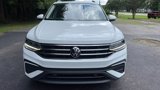 Used 2022 Volkswagen Tiguan SE w/ Panoramic Sunroof Package image 3