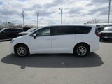 Used 2022 Chrysler Voyager LX image 3