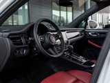 Certified 2025 Porsche Macan image 4