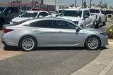 Used 2020 Toyota Avalon Limited image 3