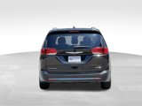 Used 2017 Chrysler Pacifica Limited image 4