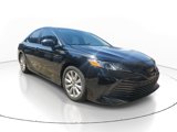 Used 2019 Toyota Camry LE image 3