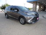 Used 2021 Toyota Sienna XLE image 3