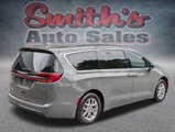 Used 2022 Chrysler Pacifica Touring-L image 6