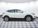 Used 2021 Nissan Rogue Sport S image 2