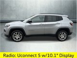 Used 2022 Jeep Compass Latitude image 2