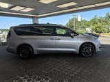 Used 2020 Chrysler Pacifica Touring-L image 4