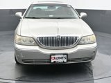 Used 2007 Lincoln Town Car Signature Limited image 3