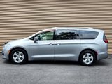 Used 2017 Chrysler Pacifica Touring-L Plus image 3