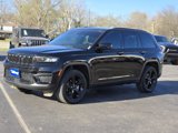 Used 2023 Jeep Grand Cherokee Altitude image 4