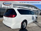 Used 2022 Chrysler Pacifica Touring-L image 6