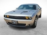 Used 2015 Dodge Challenger SXT image 4
