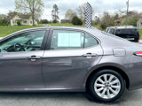 Used 2018 Toyota Camry LE image 4