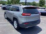 Used 2017 Jeep Cherokee Limited image 3