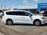 Used 2022 Chrysler Voyager LX image 5