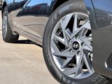 Used 2024 Hyundai Elantra SEL image 2