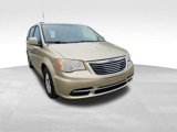 Used 2012 Chrysler Town & Country Touring image 4