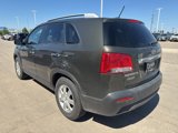 Used 2012 Kia Sorento LX w/ Convenience Pkg image 4