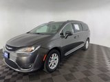 Used 2020 Chrysler Pacifica Touring-L image 4