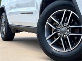 Used 2020 Jeep Grand Cherokee Limited w/ Luxury Group II image 2