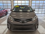 Used 2018 Toyota Sienna XLE image 3