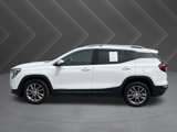 Used 2023 GMC Terrain SLT image 2