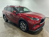 Used 2021 Toyota Highlander XLE image 2