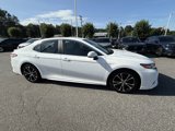 Used 2020 Toyota Camry SE image 2