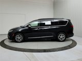Used 2023 Chrysler Pacifica Limited image 5