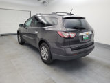 Used 2017 Chevrolet Traverse LT image 3
