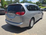 Used 2020 Chrysler Pacifica Touring-L image 5