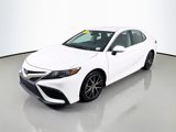 Used 2023 Toyota Camry SE image 3