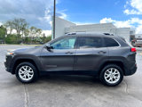 Used 2017 Jeep Cherokee Latitude w/ Cold Weather Group image 3