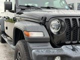 Used 2021 Jeep Gladiator Sport image 2