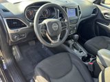 Used 2021 Jeep Cherokee Latitude image 2