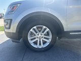 Used 2017 Ford Explorer XLT w/ Equipment Group 201A image 4